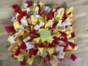 Snuffelkussen maat M geel, oker, creme rood