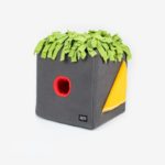 Sniffbox zijaanzicht met Snuffelmatje, gaatje en flapjes